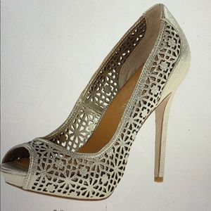 Badgley mischka womens junior platform pump